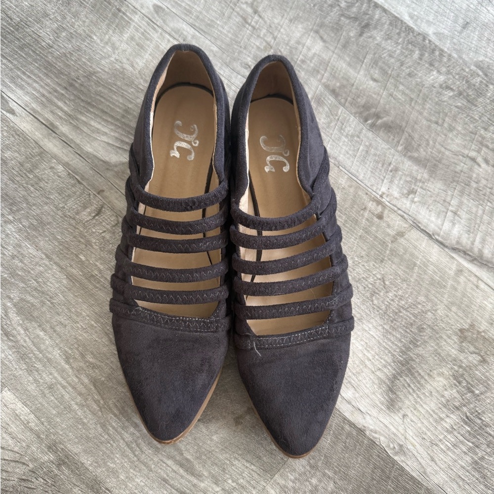 Journee Collection Grey Flats 7.5